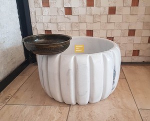 Kavun Dilimli Kulaksız Mermer Kurna