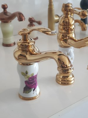 Altın Lavabo Armatürü
